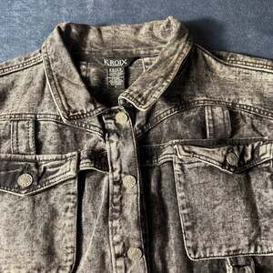 Kroix Acid Wash Black Denim Crop Jacket with Flap Pockets Size L